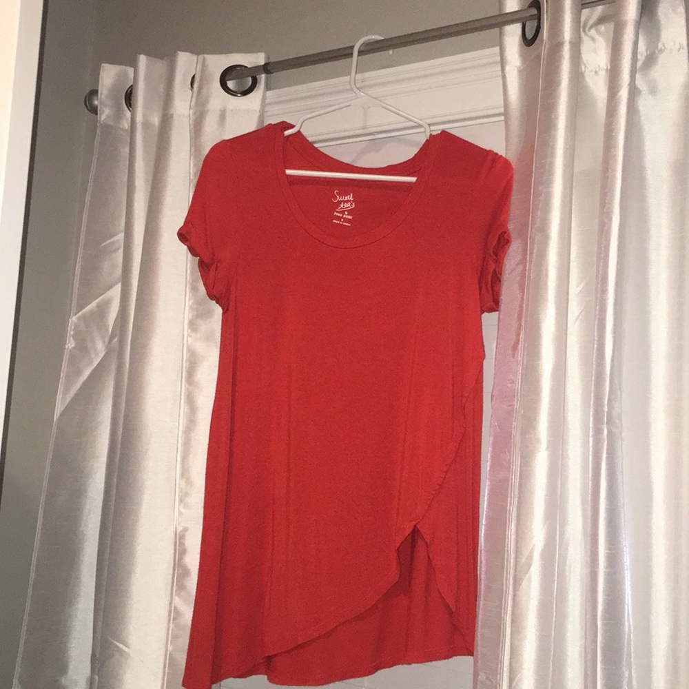 Basic T-Shirt!! Only worn a few times!!